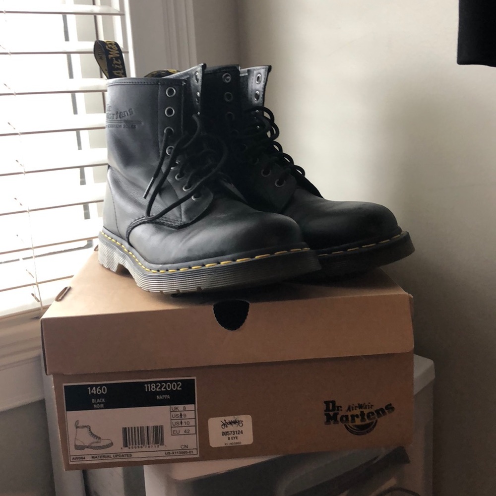 Black Dr. Martens Boot (1460 Nappa)